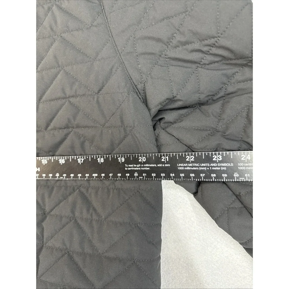 Rainforest Jacket Men size Small, Quilted pattern, zipped pockets, NWT